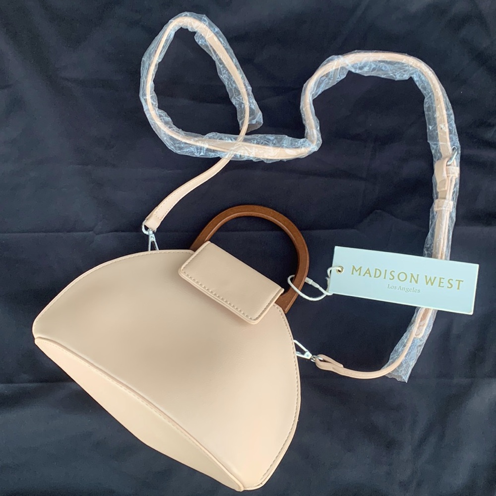 NWT Madison west hand bag. Hard to find!!! 🍯